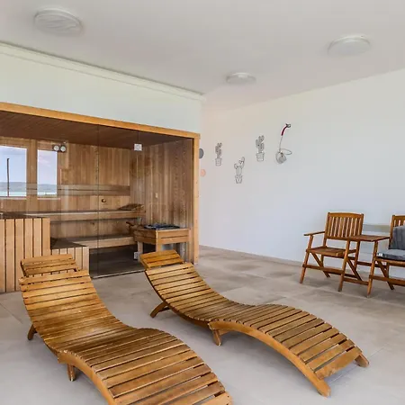 Lelle Marine-hanna Pool - Happy * Balatonlelle