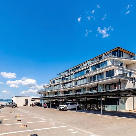 Lelle Marine-hanna Pool - Happy * Balatonlelle